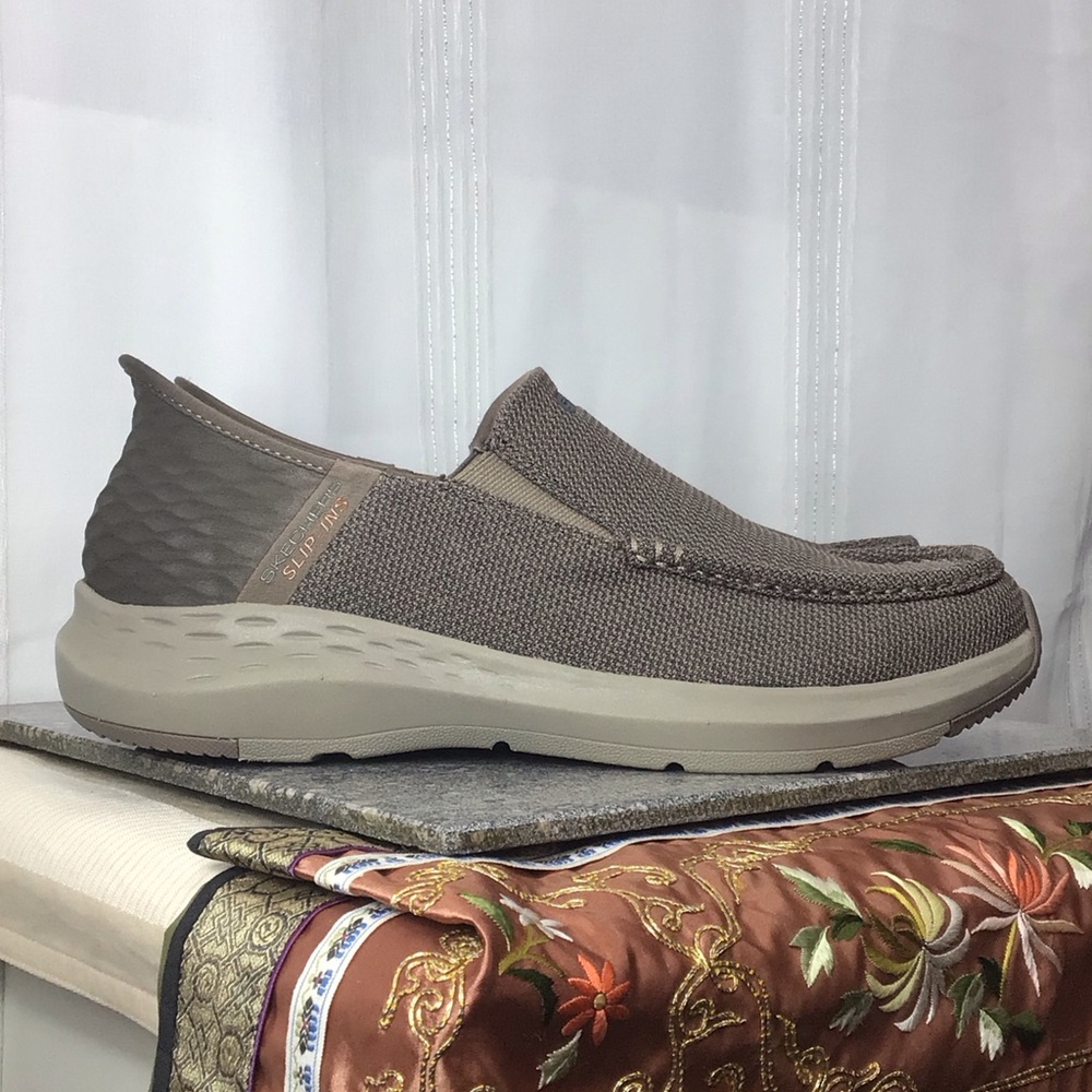 Men’s 🆕 Skechers Slip-In Knit Loafer in Taupe Sz.10 Extra Wide Fit Vegan